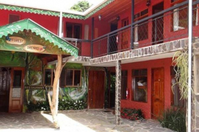 Manakin Bird Lodge Monteverde